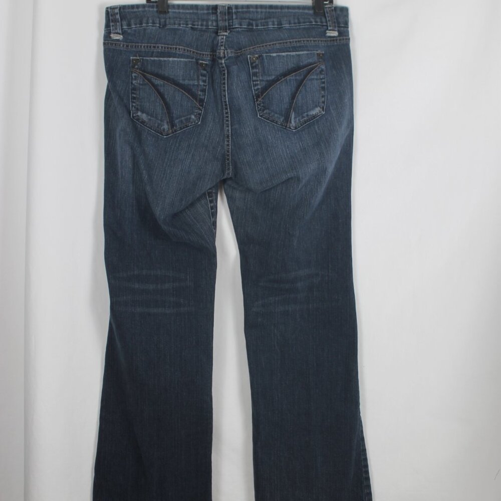 TORRID Denim Jeans Woman Size 16 Dark Blue Boot cut 5 Pocket Design Stretch - Picture 2 of 10